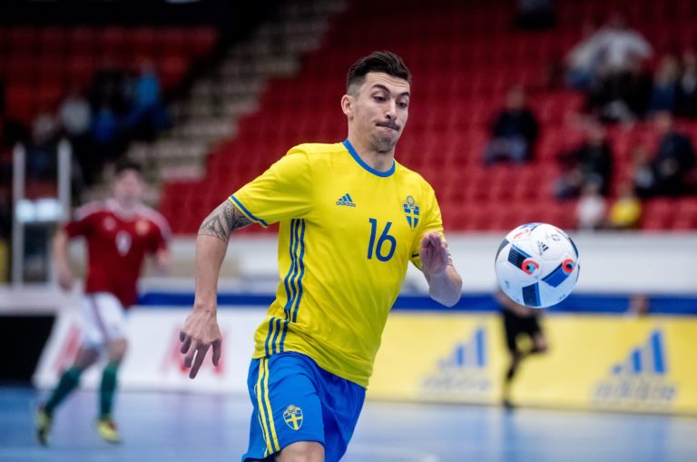 12.00: Sverige jagar andraplatsen – här ser du matchen