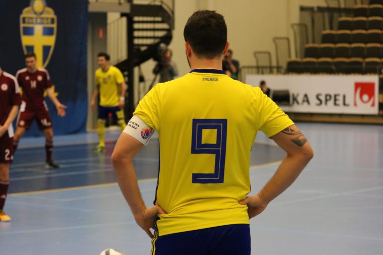 Spela på landskamperna under Nordic Cup