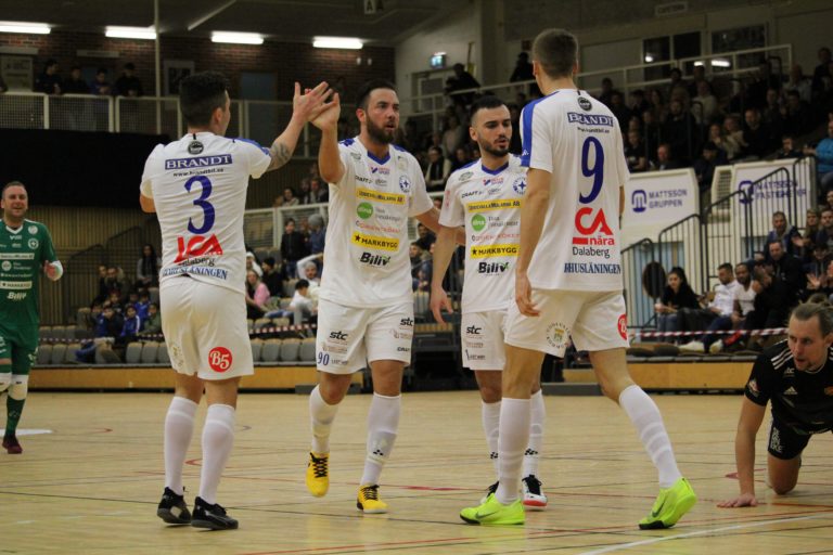 Uddevalla upp i topp efter storseger mot Nacka