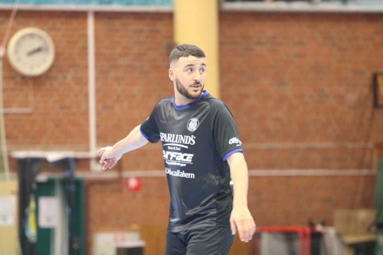 Tråkiga scener när Uddevalla FC vann seriefinalen