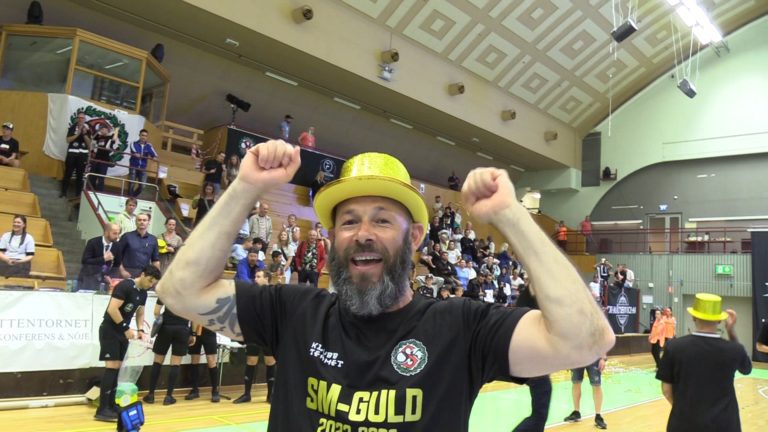 Guldtränaren lämnar ÖSK Futsal: ”Nu blir det semester”
