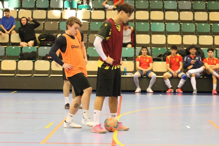 Utländska gäster på besök när Norrköping Futsal 5 Trophy ska avgöras